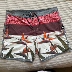 Hurley board shorts size 40, gently used.